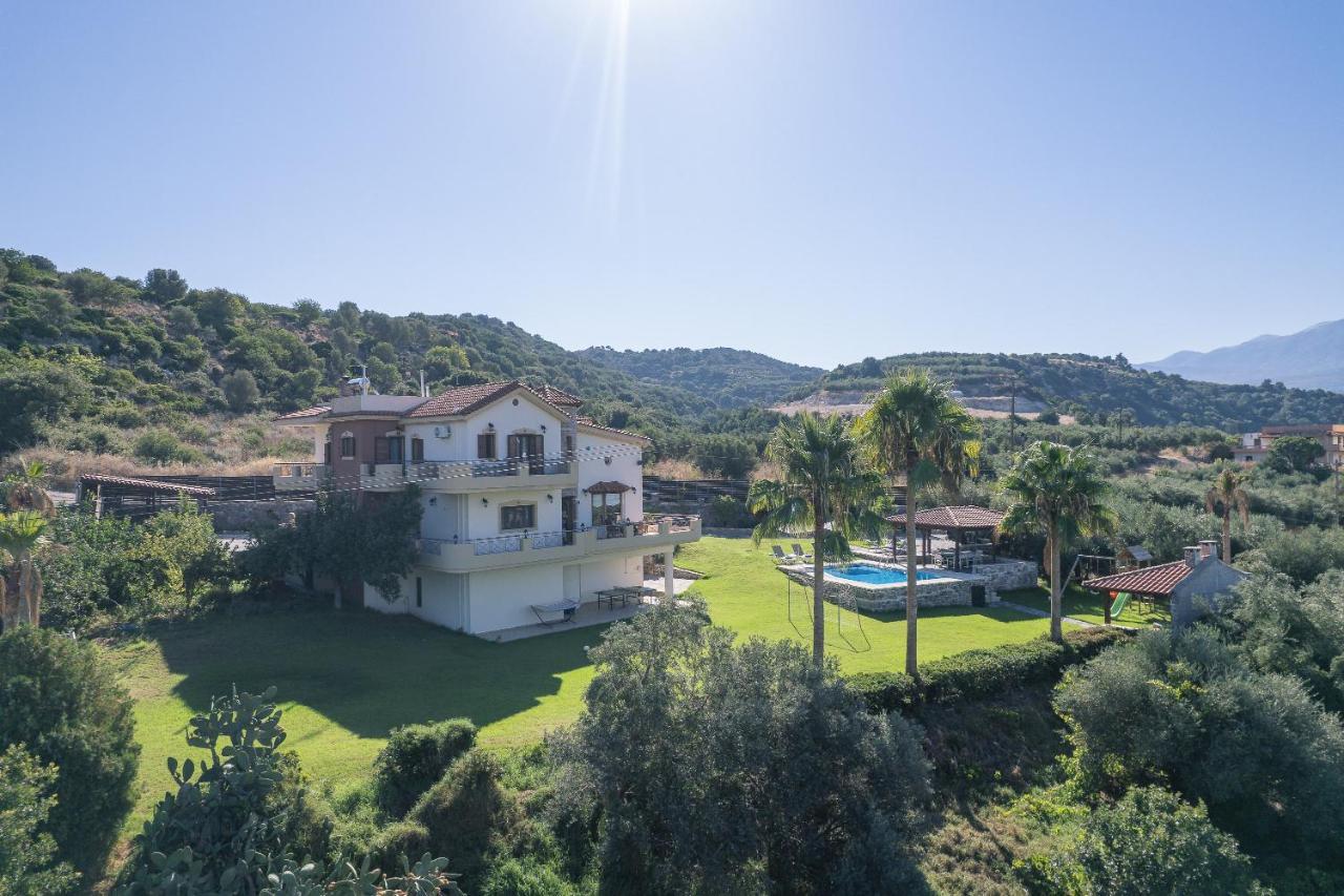 Villa Sevdas Perama  Exteriér fotografie